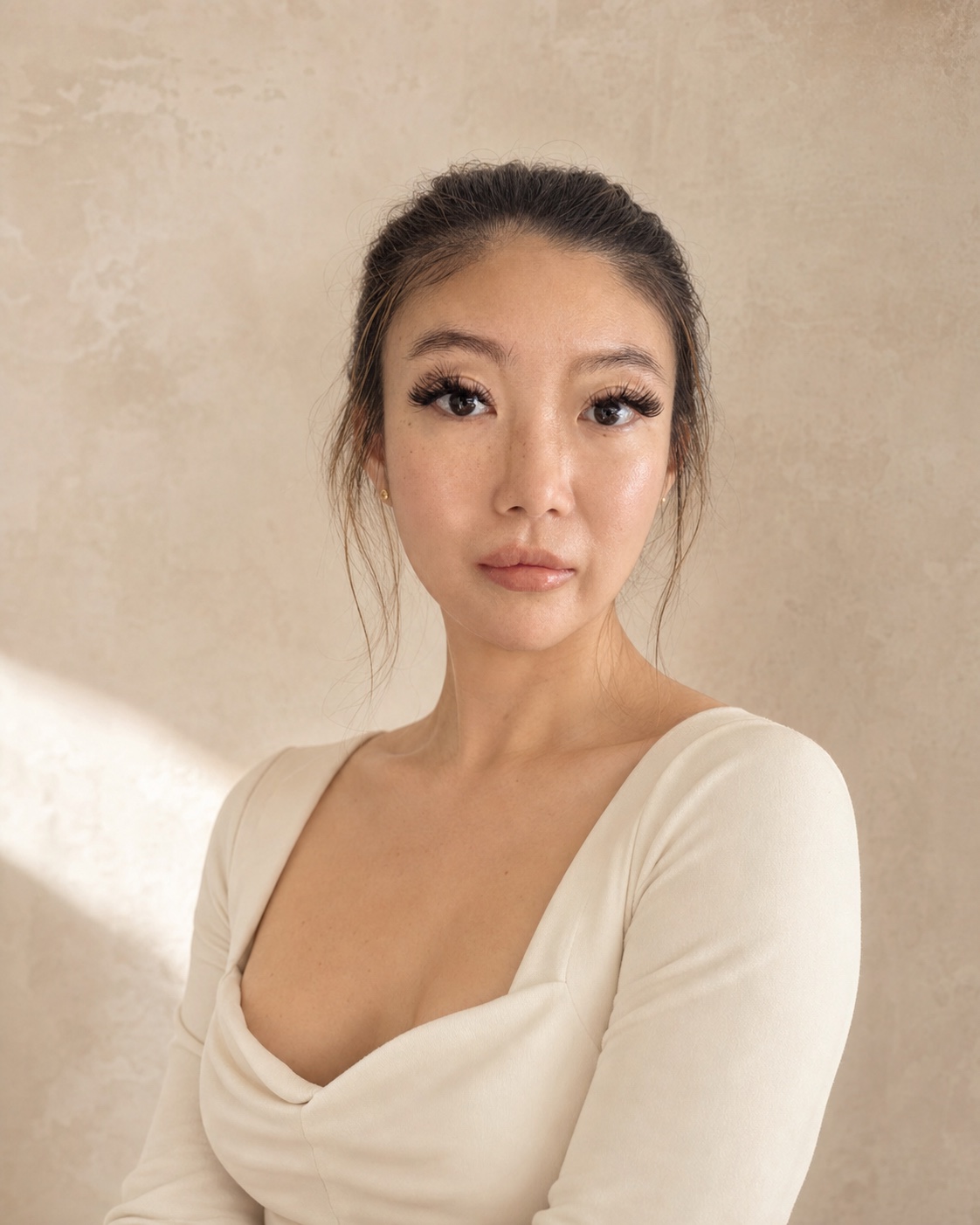 Portrait of Alicia, founder and lash artist at Matera Beauty